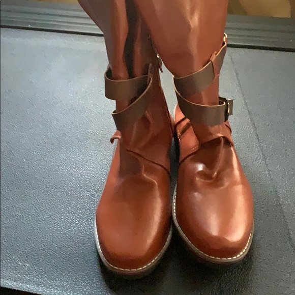 Shoes - Picture 2 of 3